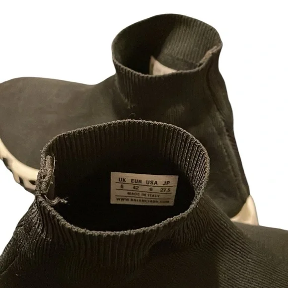 BALENCIAGA | Men’s‎ Black/White Logo Text Speed Runner Graffiti Sneakers Size 9 - Picture 2 of 12